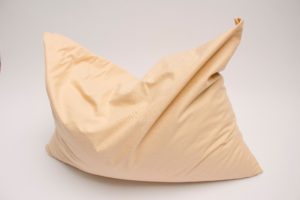 まくらをぽんぽん